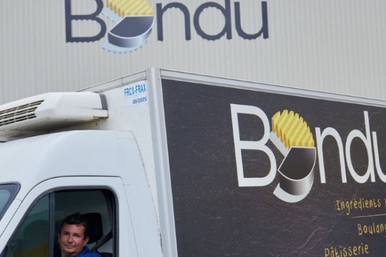 Bondu Chauffeur dans camion